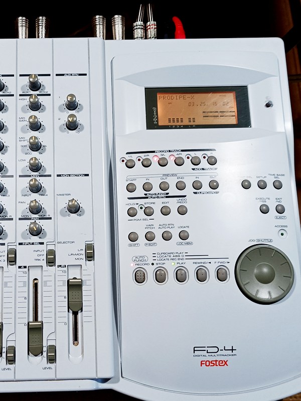 Fostex-FD4-h800.jpg